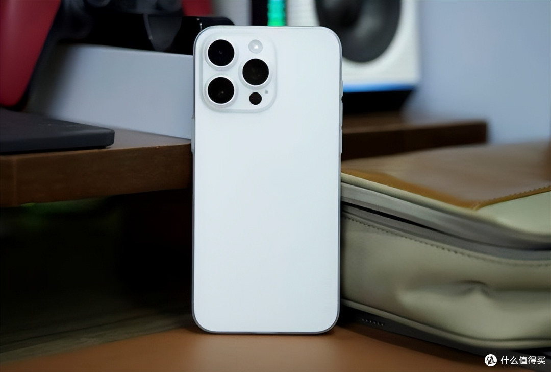 别被“买新不买旧”洗脑!iPhone15ProMax降价,这三类人反而赚了