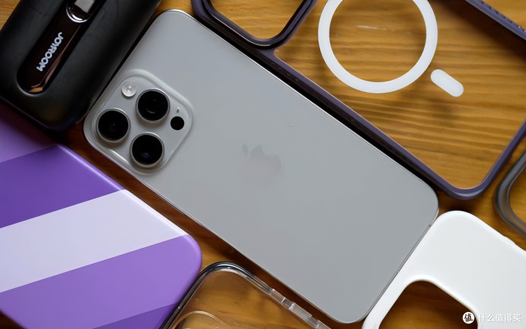 别被“买新不买旧”洗脑!iPhone15ProMax降价,这三类人反而赚了