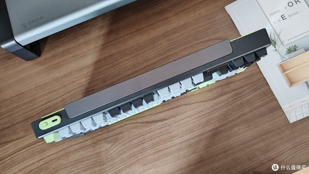 雷柏V700DIY-98客制化多模机械键盘上手:实用与美学的巧妙平衡