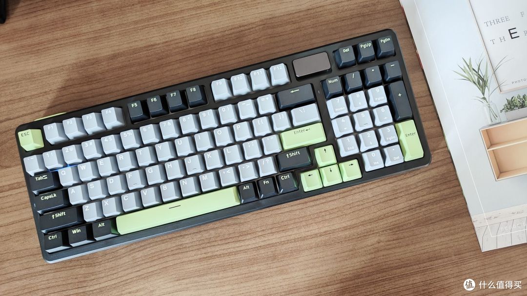 雷柏V700DIY-98客制化多模机械键盘上手:实用与美学的巧妙平衡