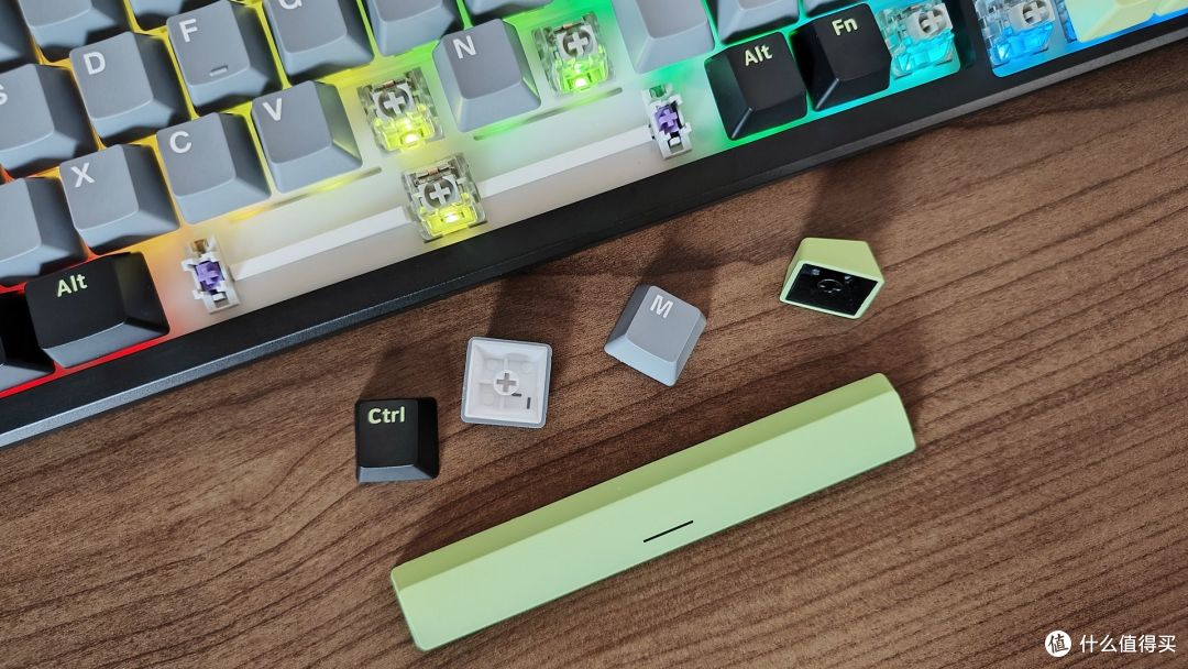 雷柏V700DIY-98客制化多模机械键盘上手:实用与美学的巧妙平衡