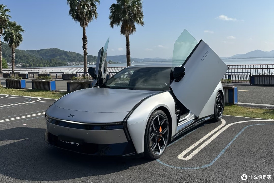 新小鹏P7上市,21.98万起杀入战场!