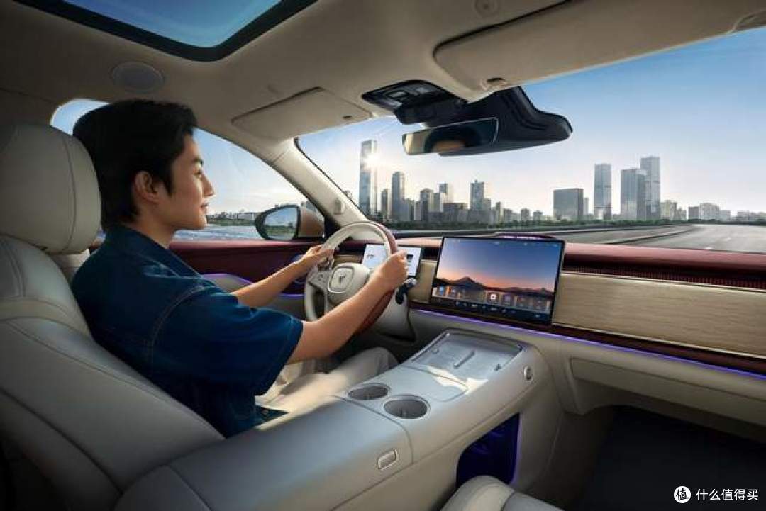901km续航、满血华为ADS双智驾,全新岚图知音20.29万起!