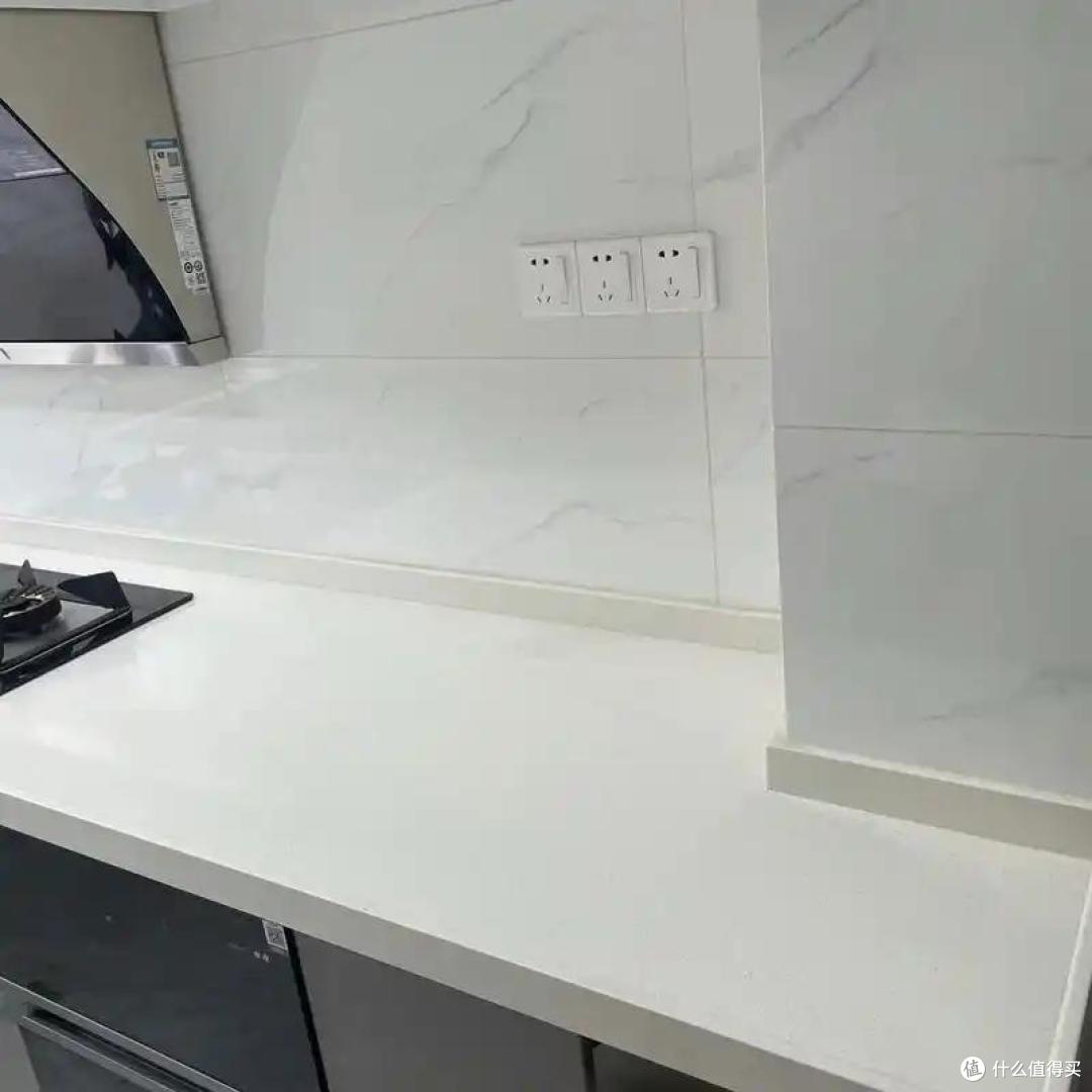 曾经“顶流”的石英石台面为何不香了?直到看见它,终于有了答案