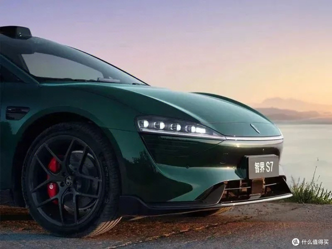 24小时大定突破10000台,新款智界R7、S7为啥卖爆了?