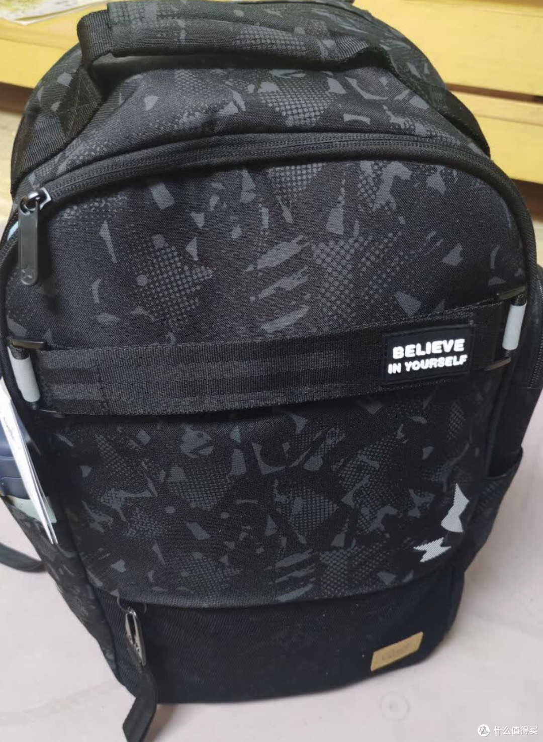轻便又安全,孩子书包这样选