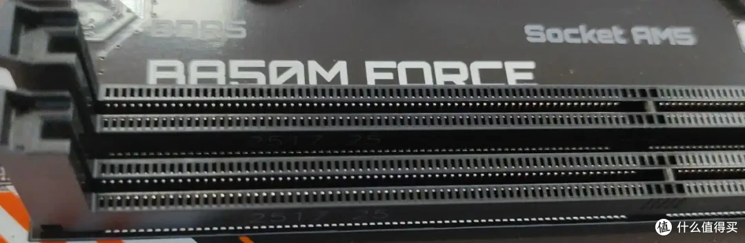 B850主板怎么选?看看技嘉 B850M 战鹰 WIFI,性能与颜值兼具!