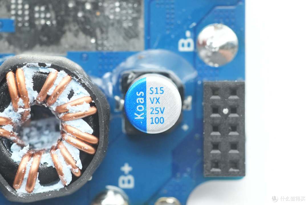299的售价值不值得买?绿联165W大功率拉拉线移动电源拆解