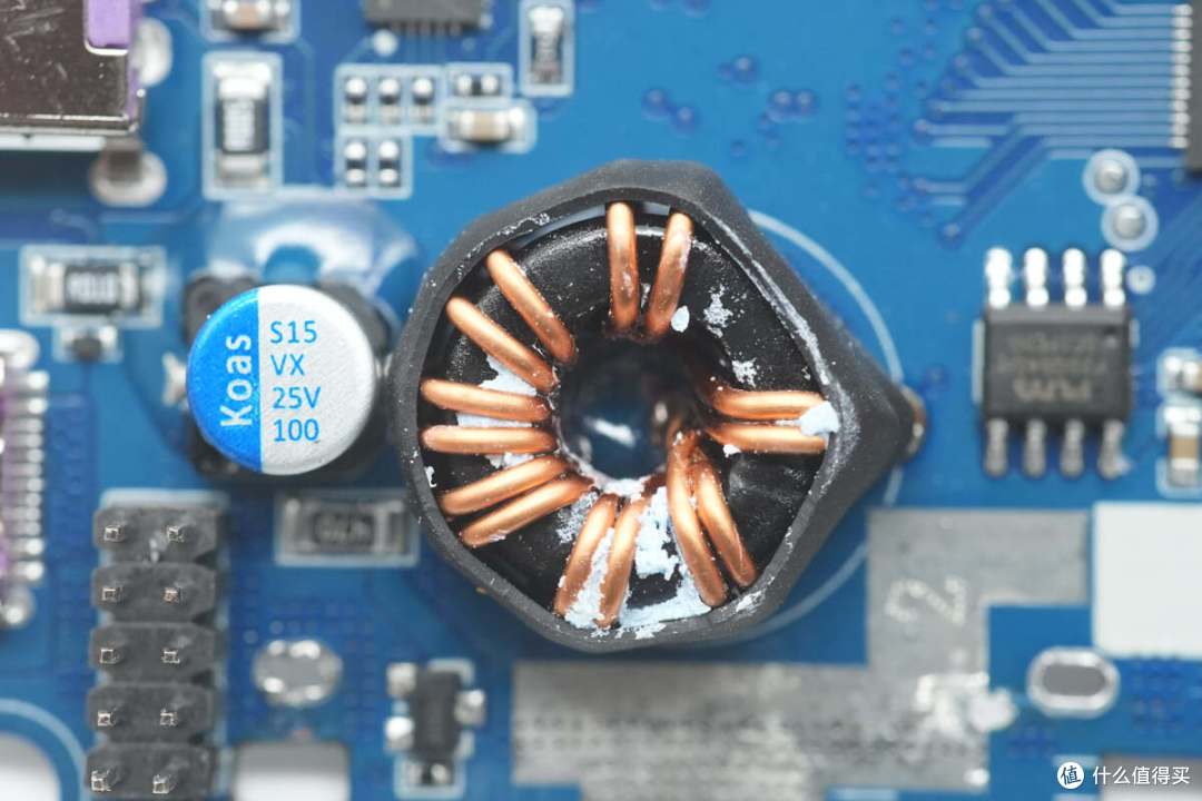 299的售价值不值得买?绿联165W大功率拉拉线移动电源拆解