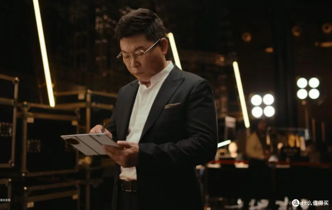 华为 Mate XTs 非凡大师真机亮相,这些亮点不容错过