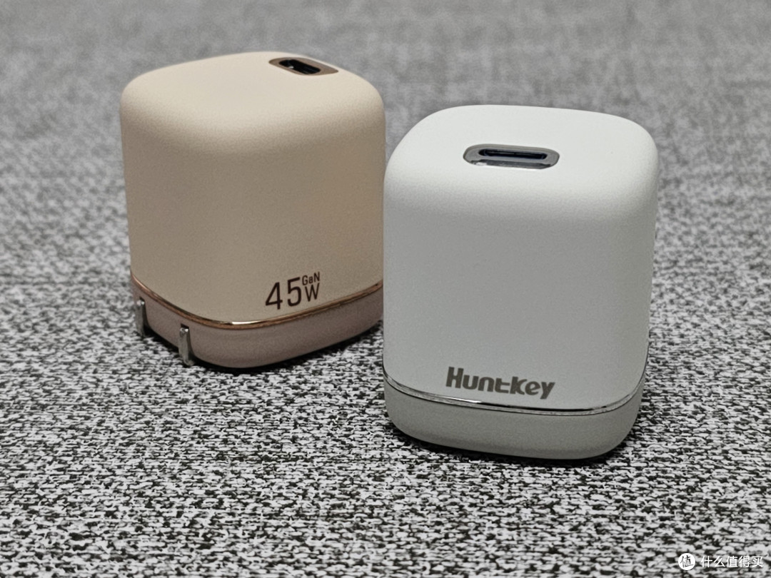 为iPhone17提前谋划,颜值与实力并存,航嘉奶茶充电器实测