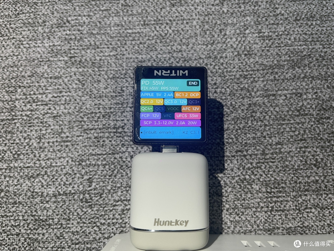 为iPhone17提前谋划,颜值与实力并存,航嘉奶茶充电器实测