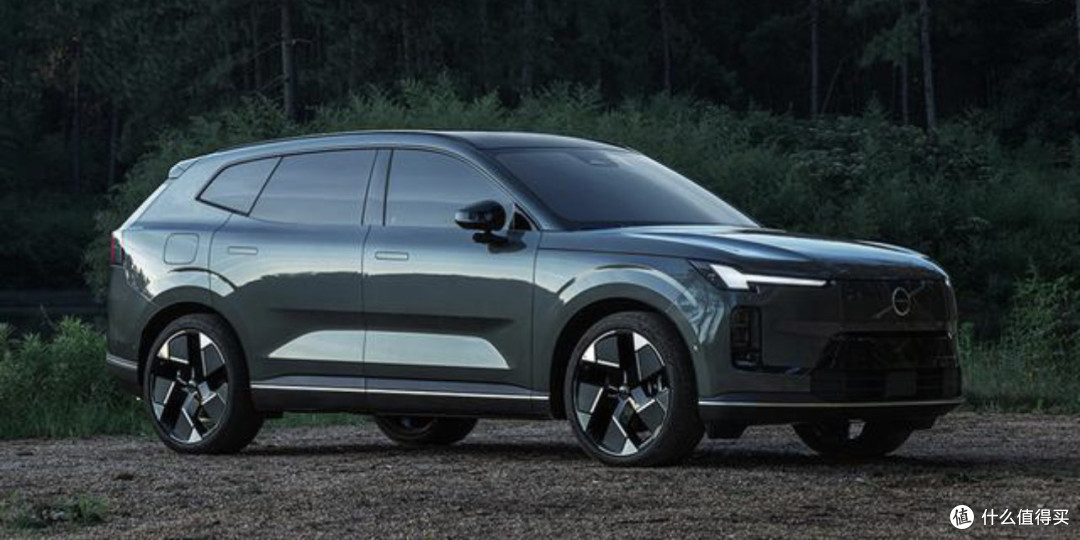 沃尔沃XC70亮相成都车展,9月26日上市,新车预售29.99万元起~