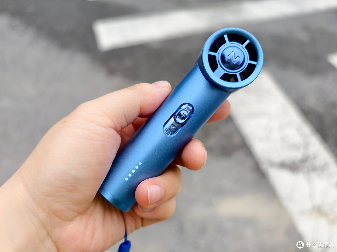 拯救吃土学生党!这6件大学生必买宿舍神器:刚需性价比数码好物