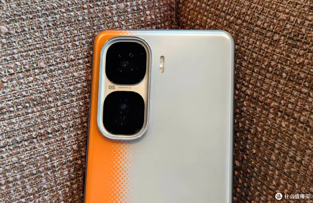 vivo不讲武德,从2299元跌至1698元,120W+超声波指纹+骁龙8Gen3