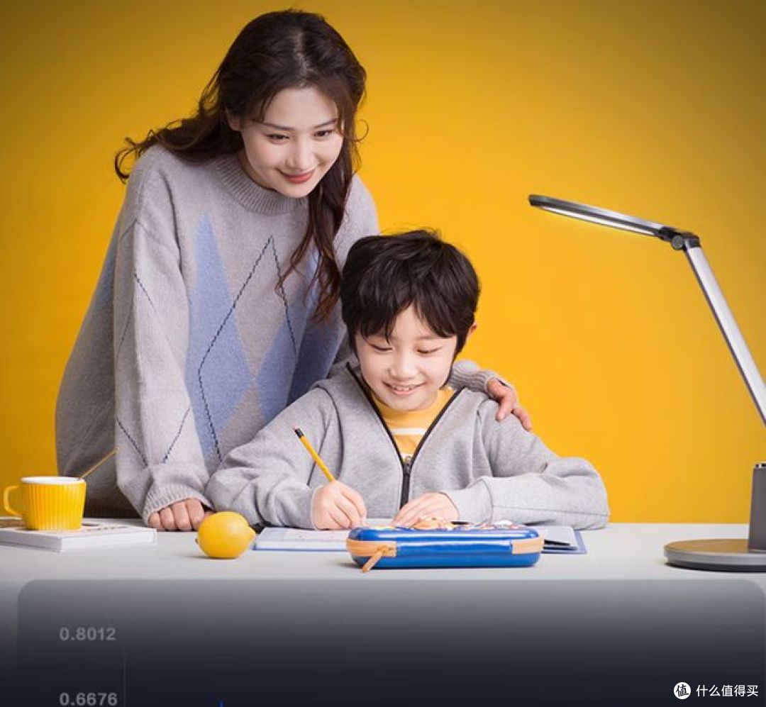 松下儿童护眼学习台灯，智能调光，5A级别更护眼！