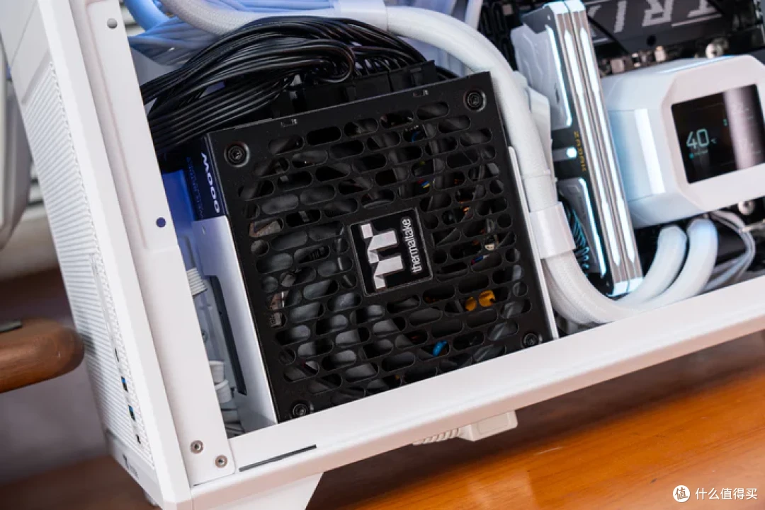 纯白小钢炮——TT TR100+华硕B860-I+索泰 5070天启装机
