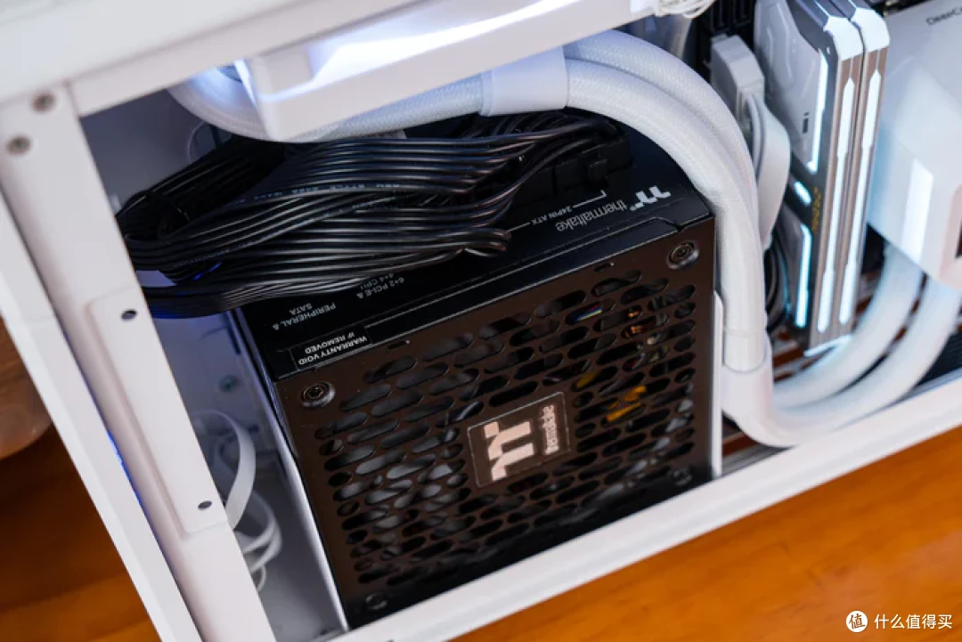纯白小钢炮——TT TR100+华硕B860-I+索泰 5070天启装机