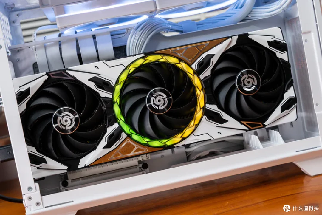 纯白小钢炮——TT TR100+华硕B860-I+索泰 5070天启装机