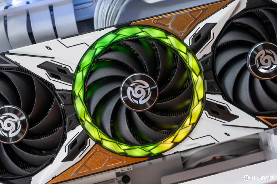 纯白小钢炮——TT TR100+华硕B860-I+索泰 5070天启装机