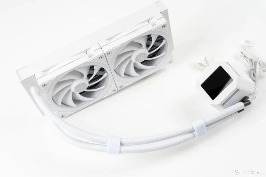 纯白小钢炮——TT TR100+华硕B860-I+索泰 5070天启装机