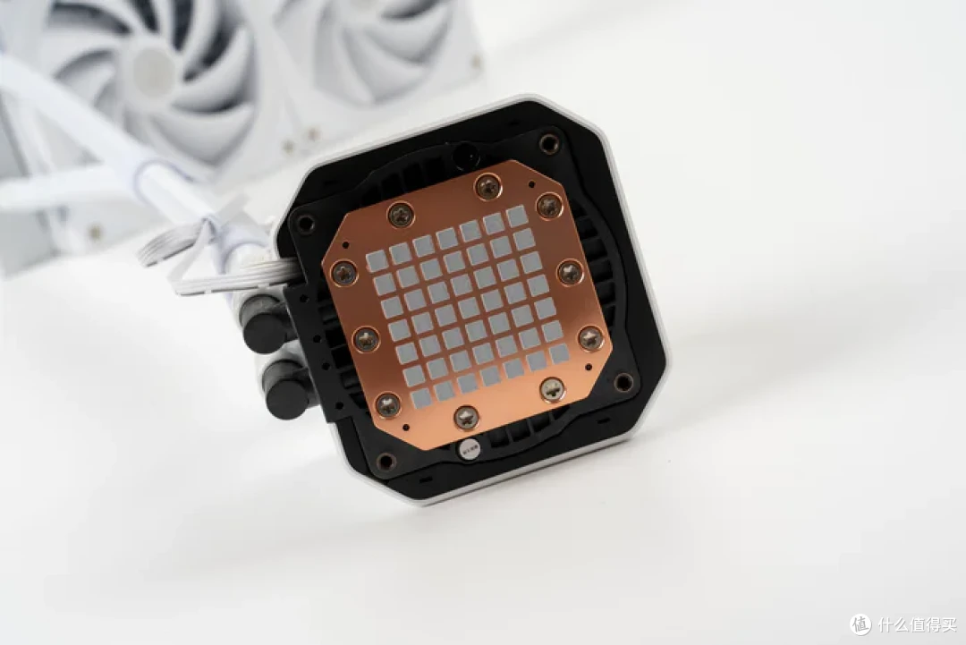 纯白小钢炮——TT TR100+华硕B860-I+索泰 5070天启装机