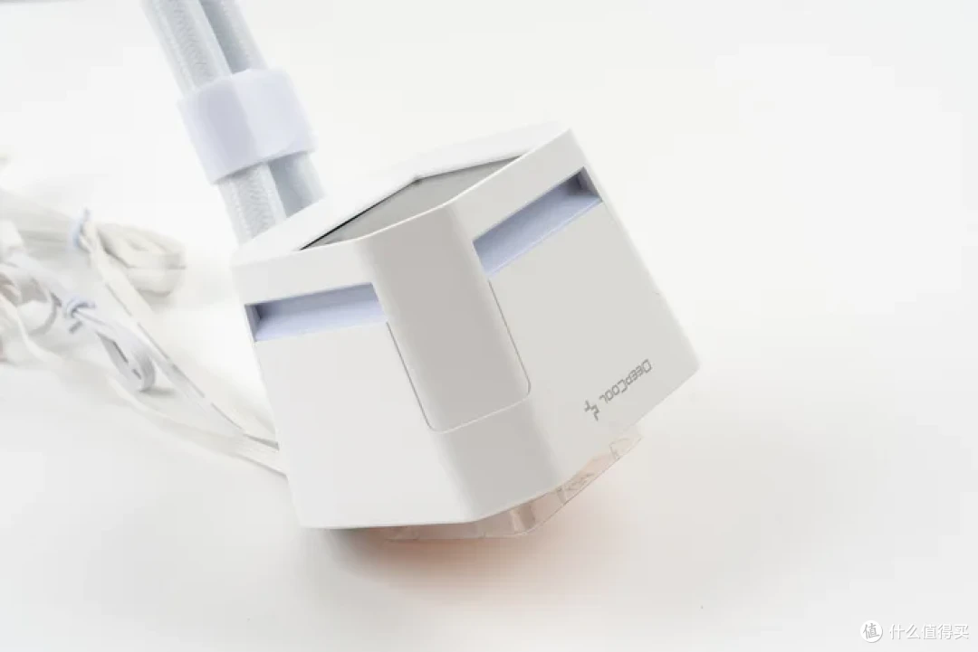 纯白小钢炮——TT TR100+华硕B860-I+索泰 5070天启装机
