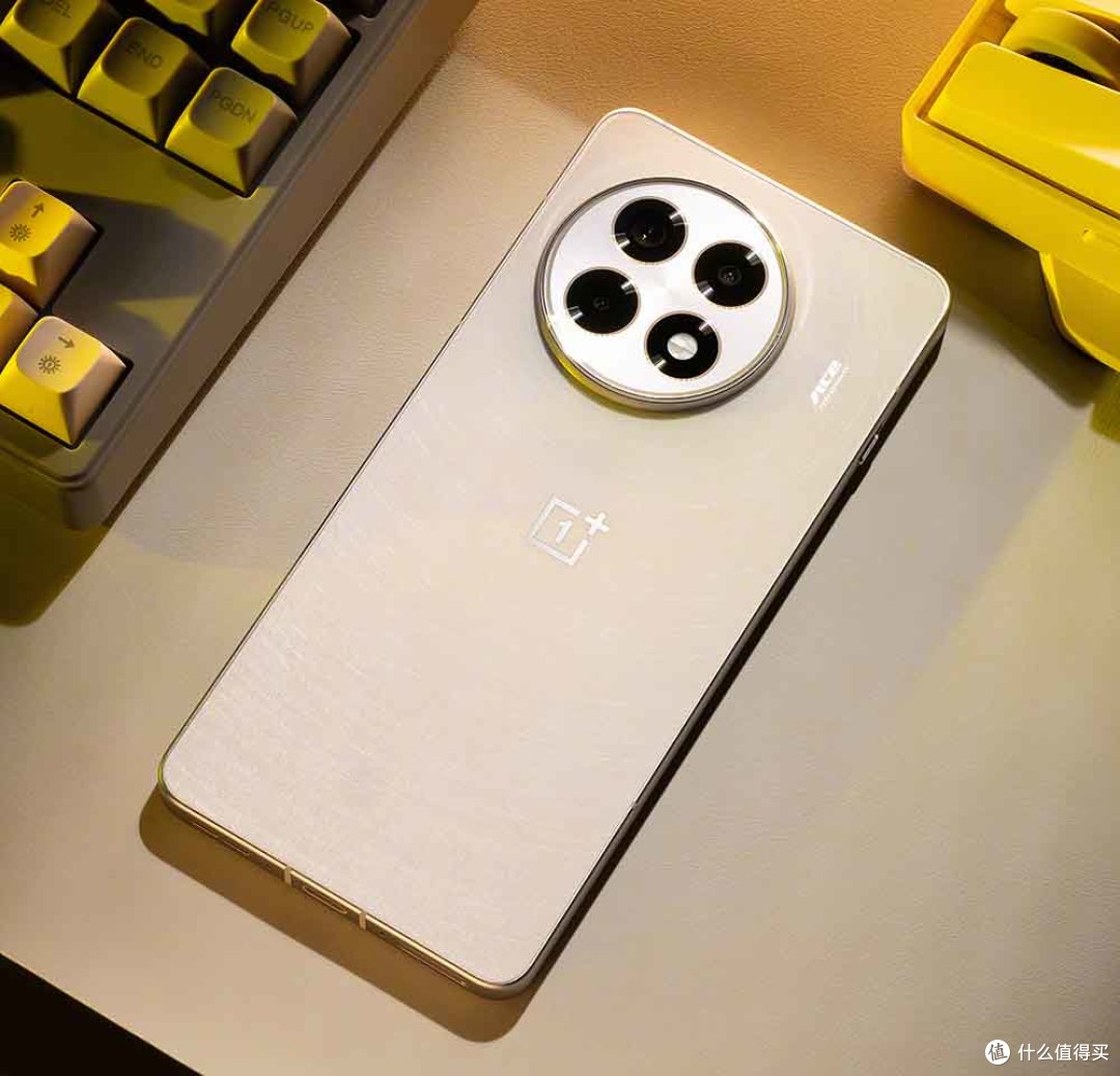 16+512GB！8月价格“跌至新低”的3款手机，流畅用5年