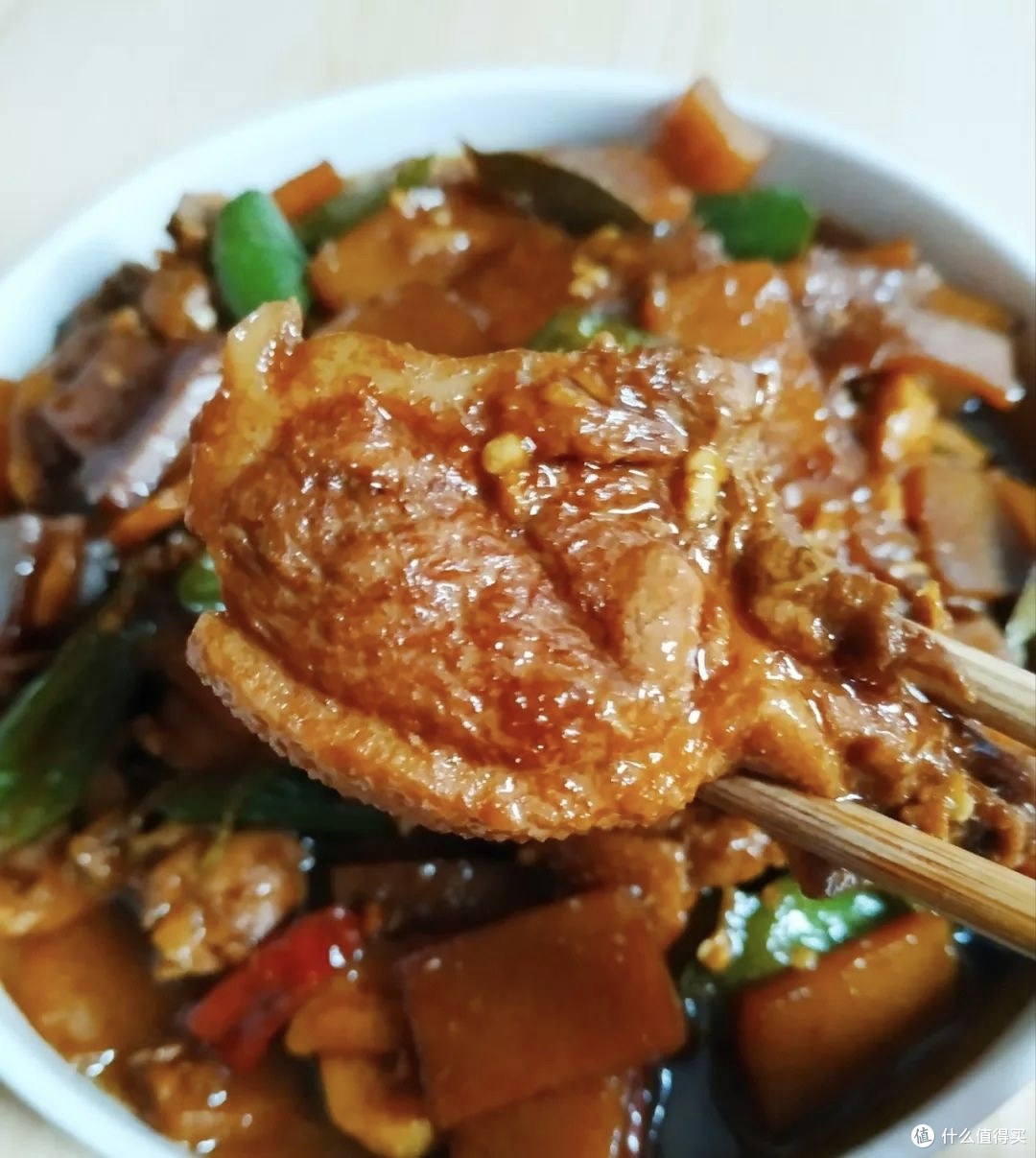 邪修美食再升级：电饭煲焖鸭肉，不用炒糖色也能香到脱骨