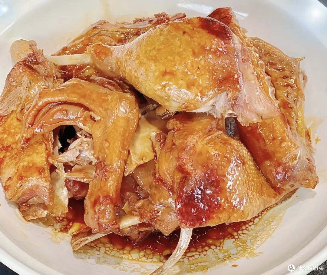 邪修美食再升级：电饭煲焖鸭肉，不用炒糖色也能香到脱骨