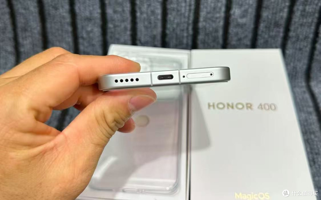 荣耀顶不住了,2亿像素+7200mAh+金属中框,16GB+512GB跌至2421元