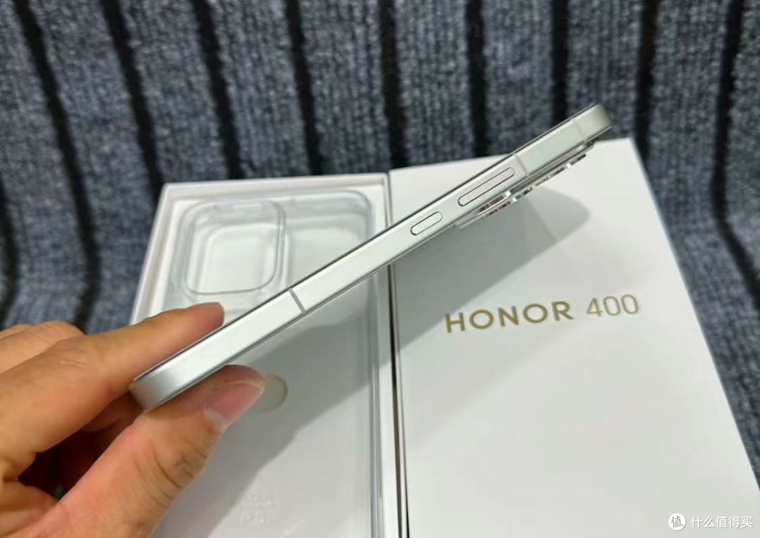 荣耀顶不住了,2亿像素+7200mAh+金属中框,16GB+512GB跌至2421元