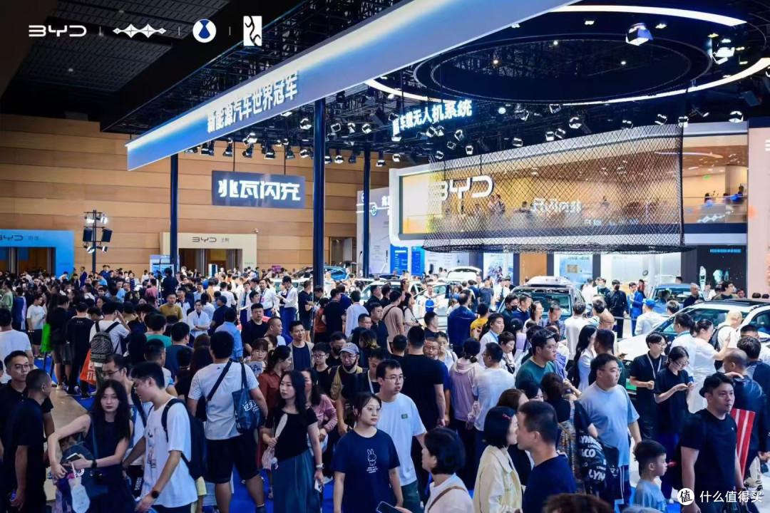 友商彻底坐不住!比亚迪上半年净利润155.1亿,研发投入309亿…