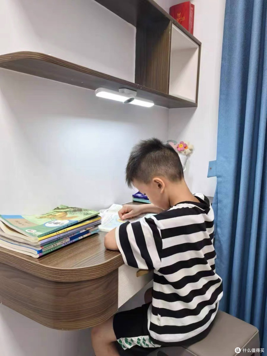 光照范围大,护眼灯效果显著