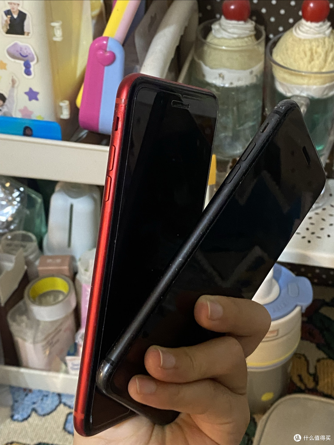 千块钱在闲鱼淘到俩iPhone 8P备用机,红色黑色都超香!