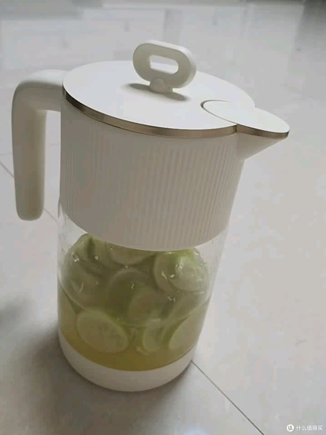 小熊CX-JB071冷水壶:1.8L容量里的“清凉美学”与实用主义