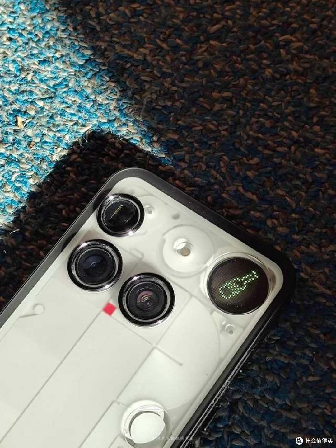8s Gen4卖5700+ 冷门但是设计完爆国内手机 Nothing Phone3体验