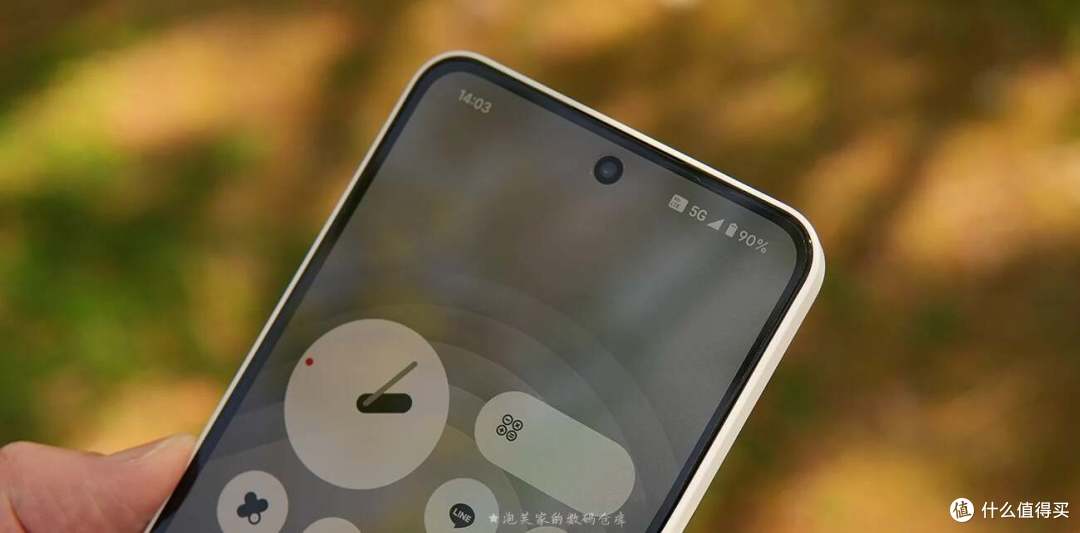 8s Gen4卖5700+ 冷门但是设计完爆国内手机 Nothing Phone3体验