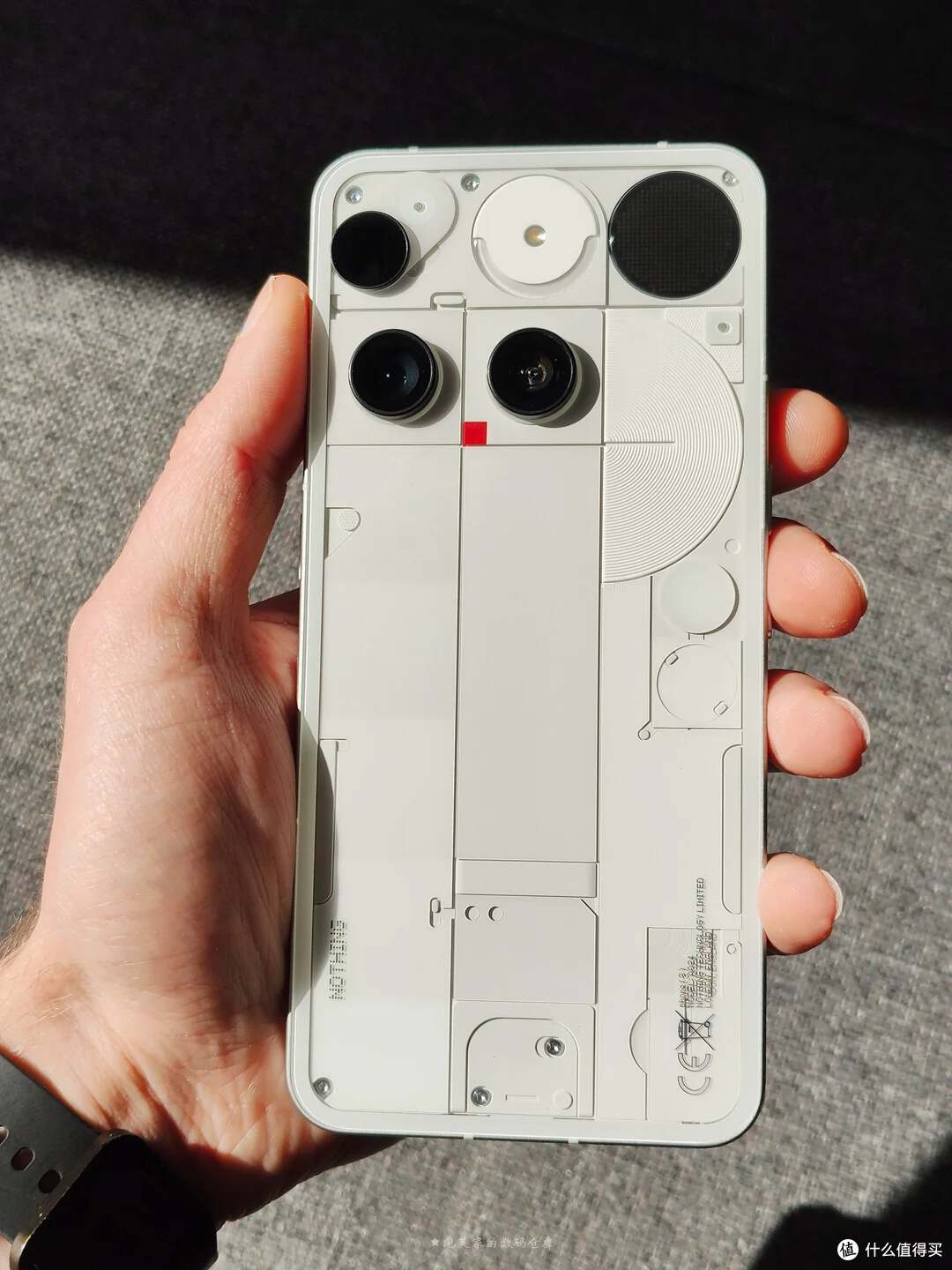 8s Gen4卖5700+ 冷门但是设计完爆国内手机 Nothing Phone3体验