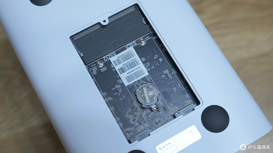 极空间 Z4Pro + 性能版测评:N355+ AI,堪称市面影音 NAS 王者?
