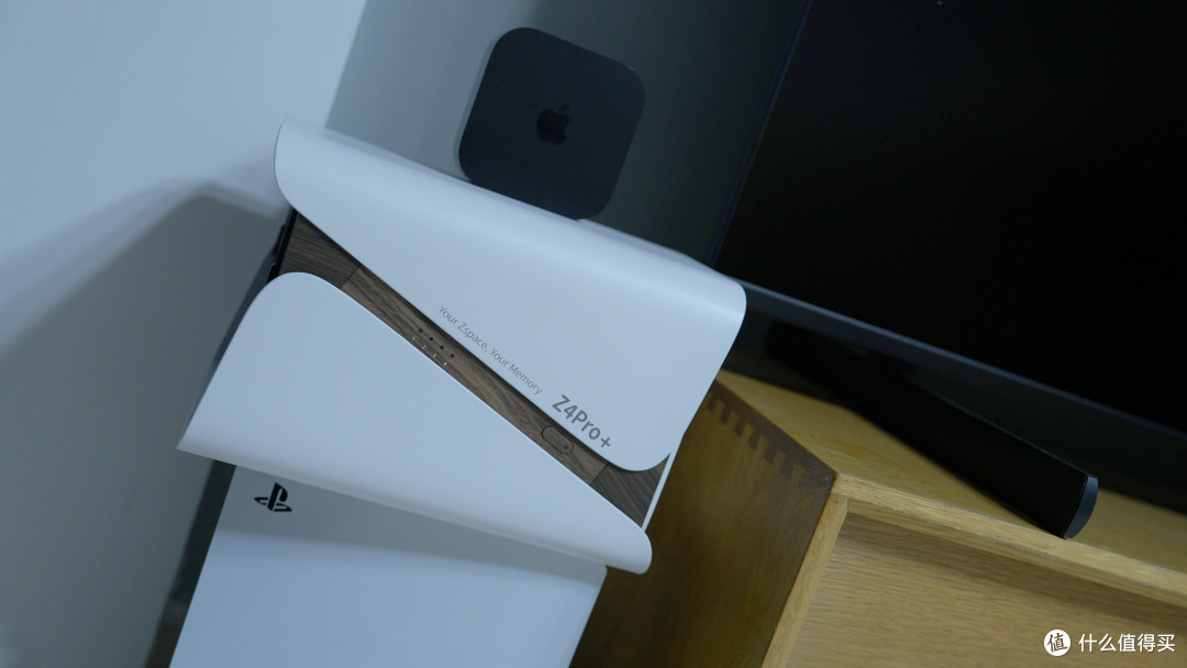 极空间 Z4Pro + 性能版测评:N355+ AI,堪称市面影音 NAS 王者?