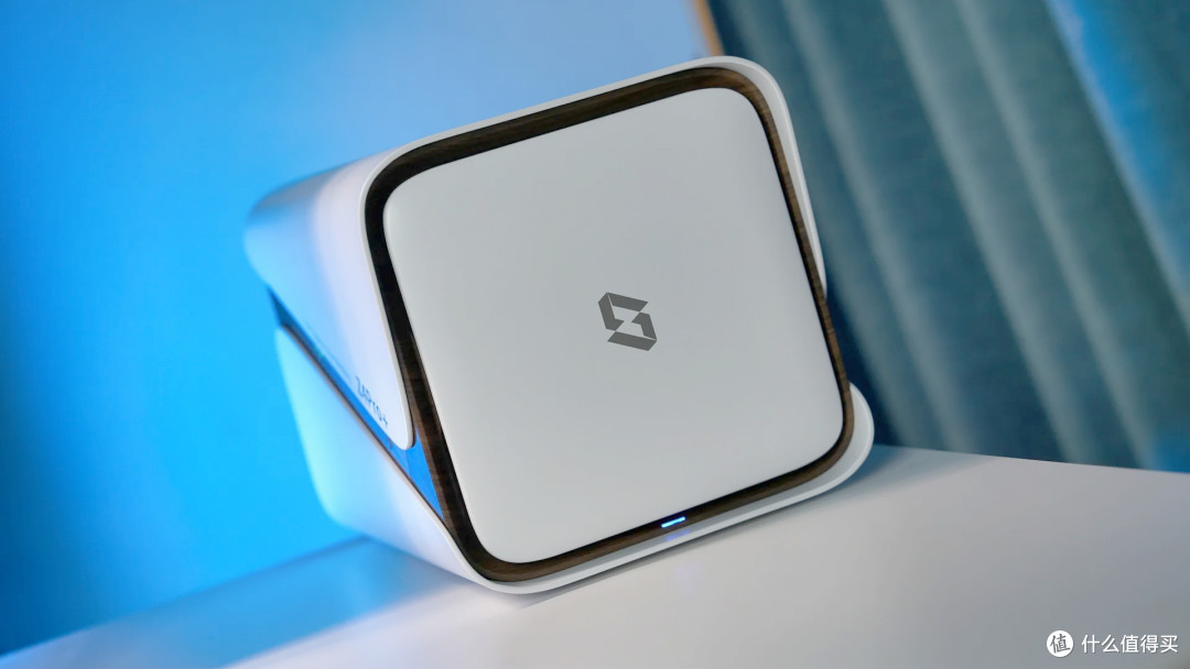 极空间 Z4Pro + 性能版测评:N355+ AI,堪称市面影音 NAS 王者?