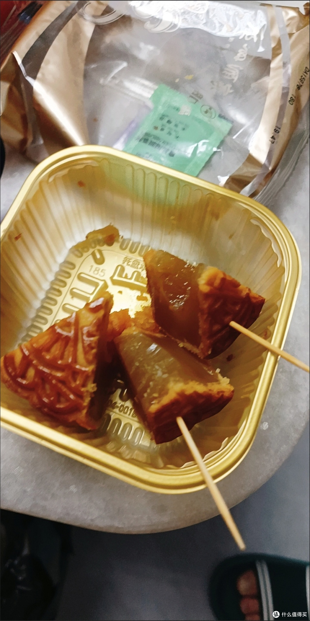 广州酒家蛋黄纯白莲蓉月饼，中秋送礼团购的不二之选！