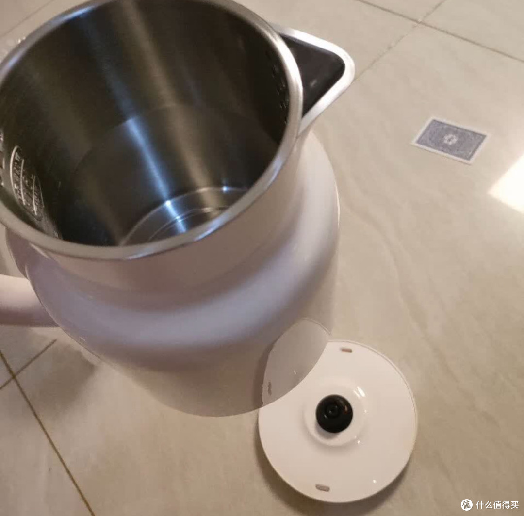 苏泊尔墩墩大容量电水壶使用体验:小户型家庭的完美饮水解决方案