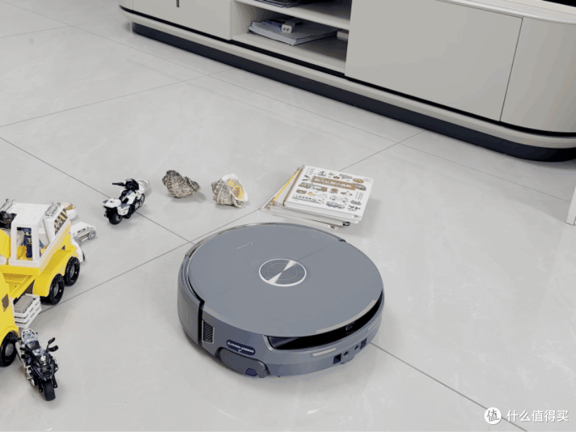 六边形全能战士!带AI活水履带的云鲸逍遥002Max才是理想电子保姆