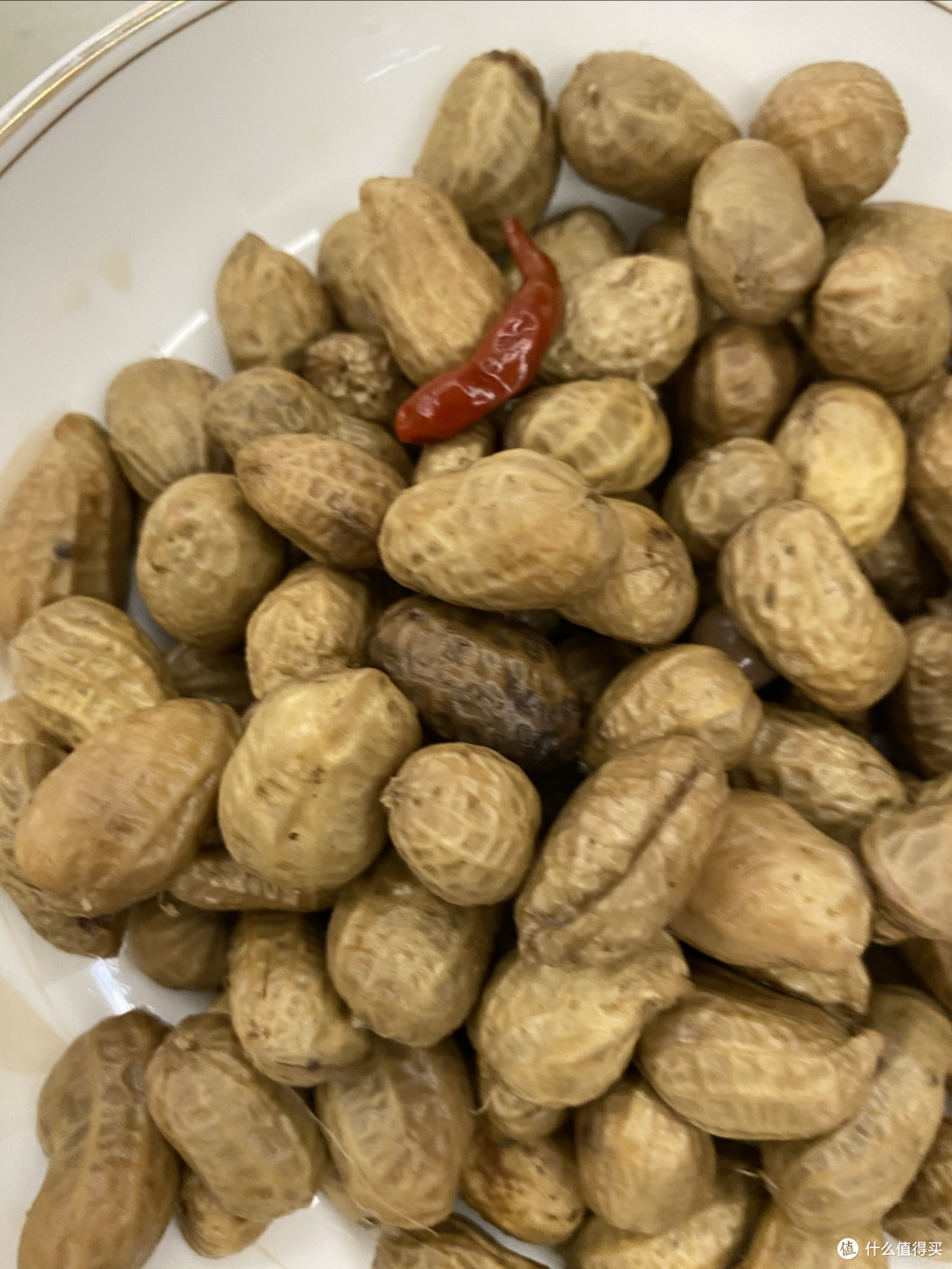 水煮花生:平凡食材里的烟火美味