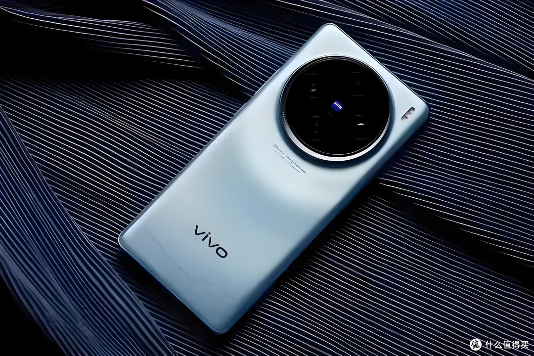 参数党狂喜!vivo X300 携定制 2 亿像素主摄掀桌子,等等党春天
