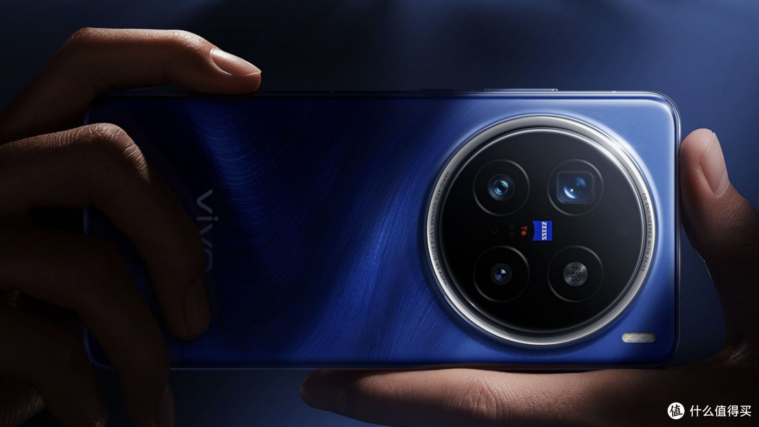 参数党狂喜!vivo X300 携定制 2 亿像素主摄掀桌子,等等党春天