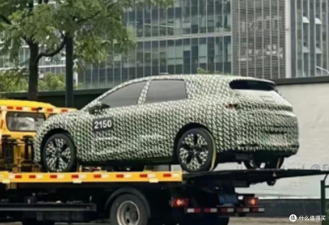 年轻人第一台10万元的法拉利?零跑真会玩!