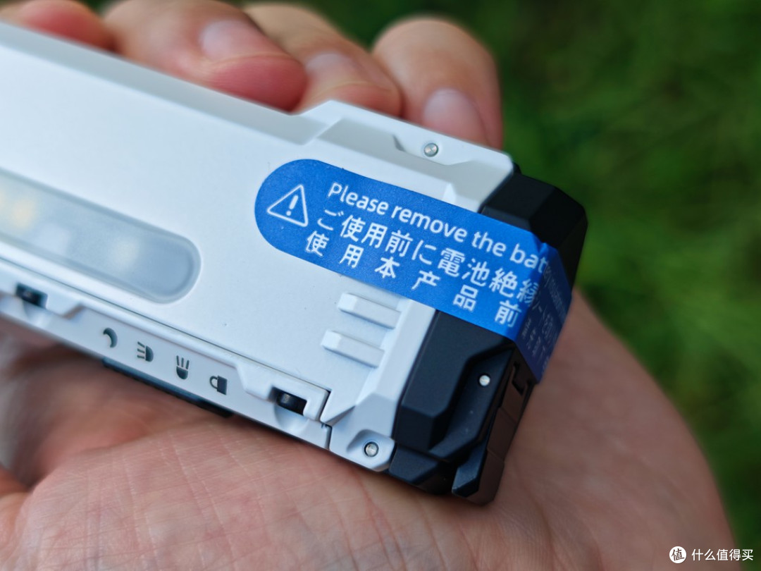 多光源且性能爆表的扁筒,务本X4手电